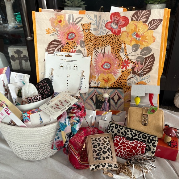 Wild Mystery Bag πΊππ¦ - Picture 3 of 5